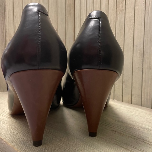 Banana Republic Black Leather Peep Toe Cone Heels 8.5M - Picture 6 of 10